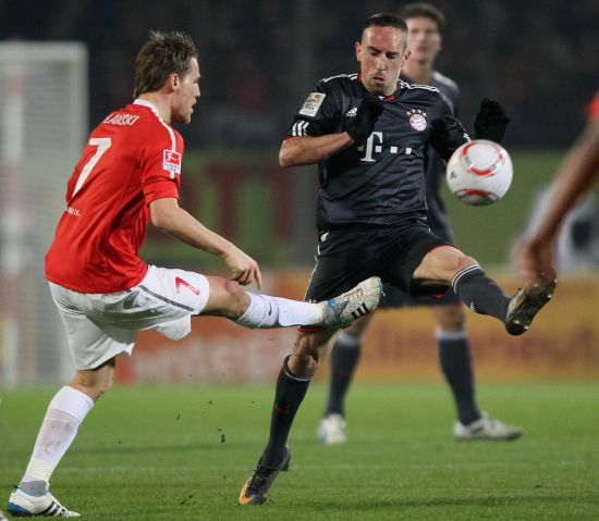 轮纽卡斯尔 轮纽卡斯尔